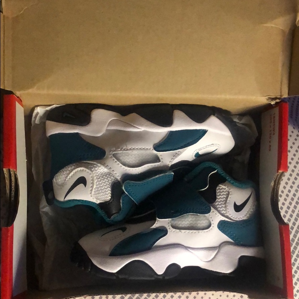 Size 7c Nike air max speed turf